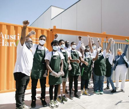 Teens Turn Liquor Store Into Fresh Food Market in Vulnerable Neighborhood