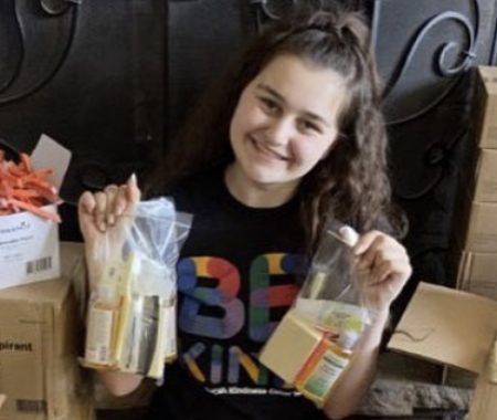 14-Year-Old Girl Starts a Nonprofit to Bring Hope to the Homeless